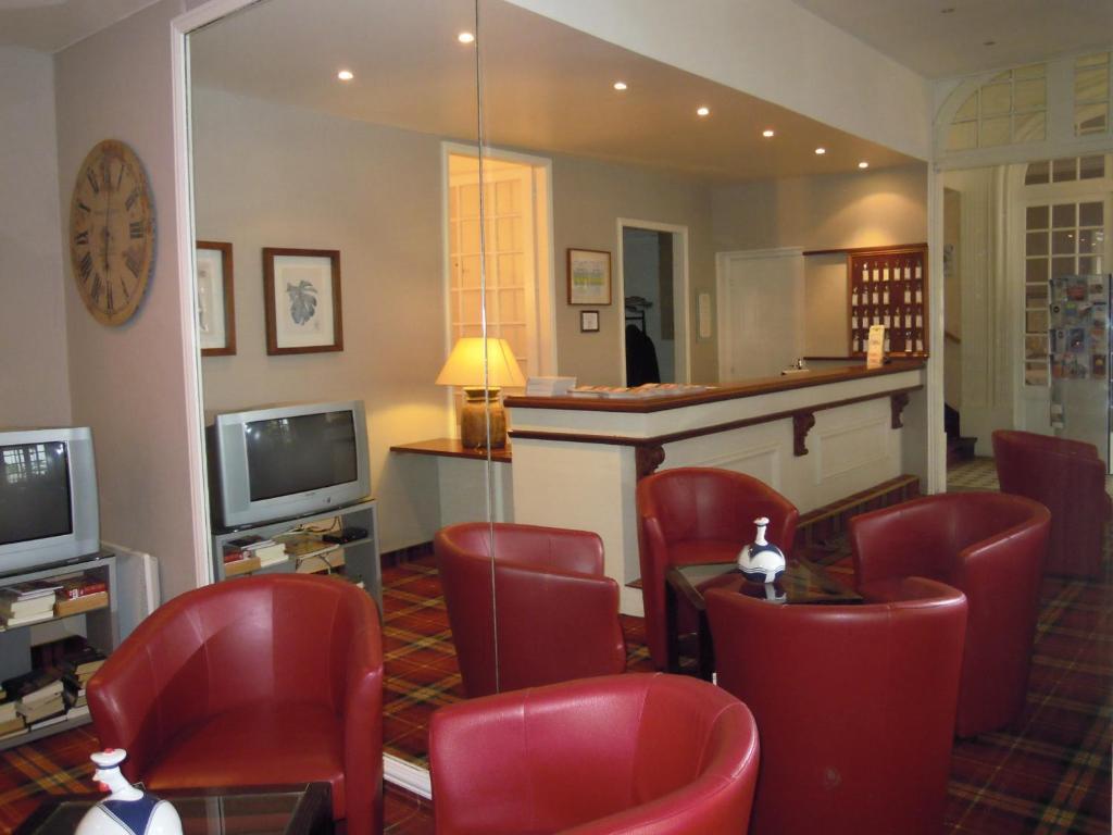 Hotel De Paris Courseulles-sur-Mer Exterior photo