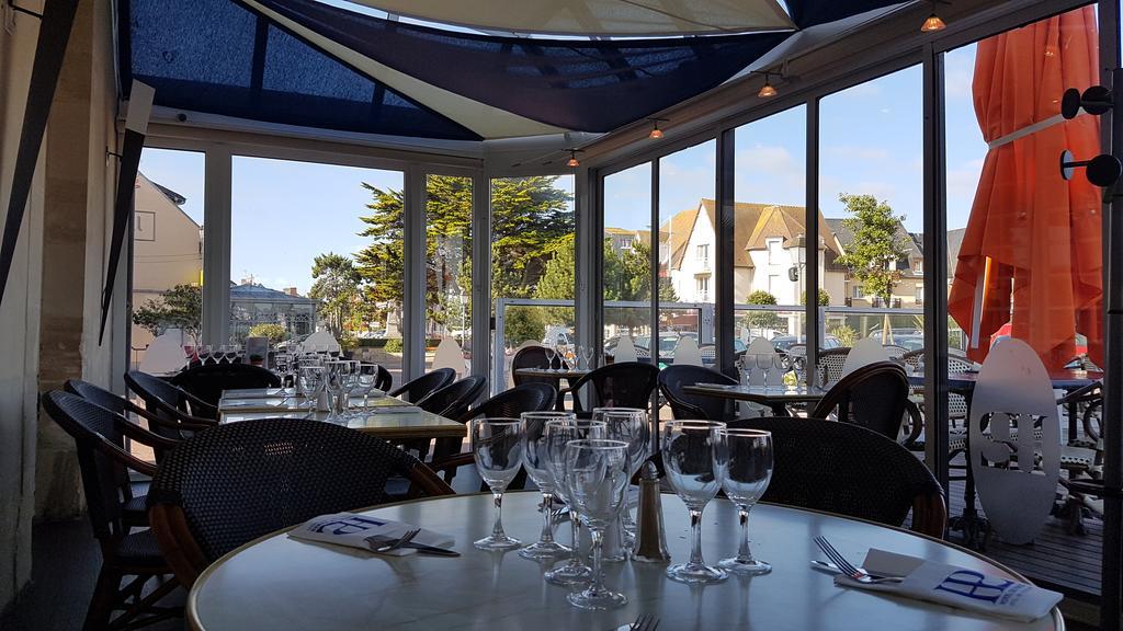 Hotel De Paris Courseulles-sur-Mer Exterior photo